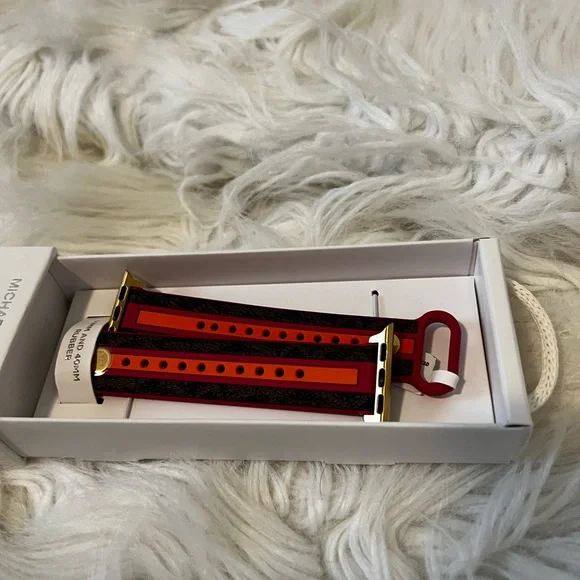 Michael Kors Apple Watch Belt - Picture 3 of 3